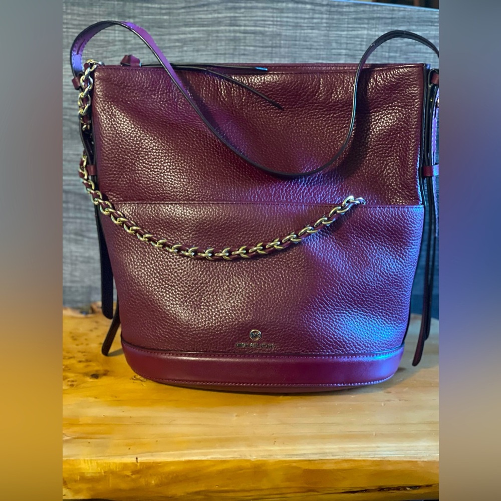 Michael Kors Reese Pebbled Leather Shoulder Bag Plum Color